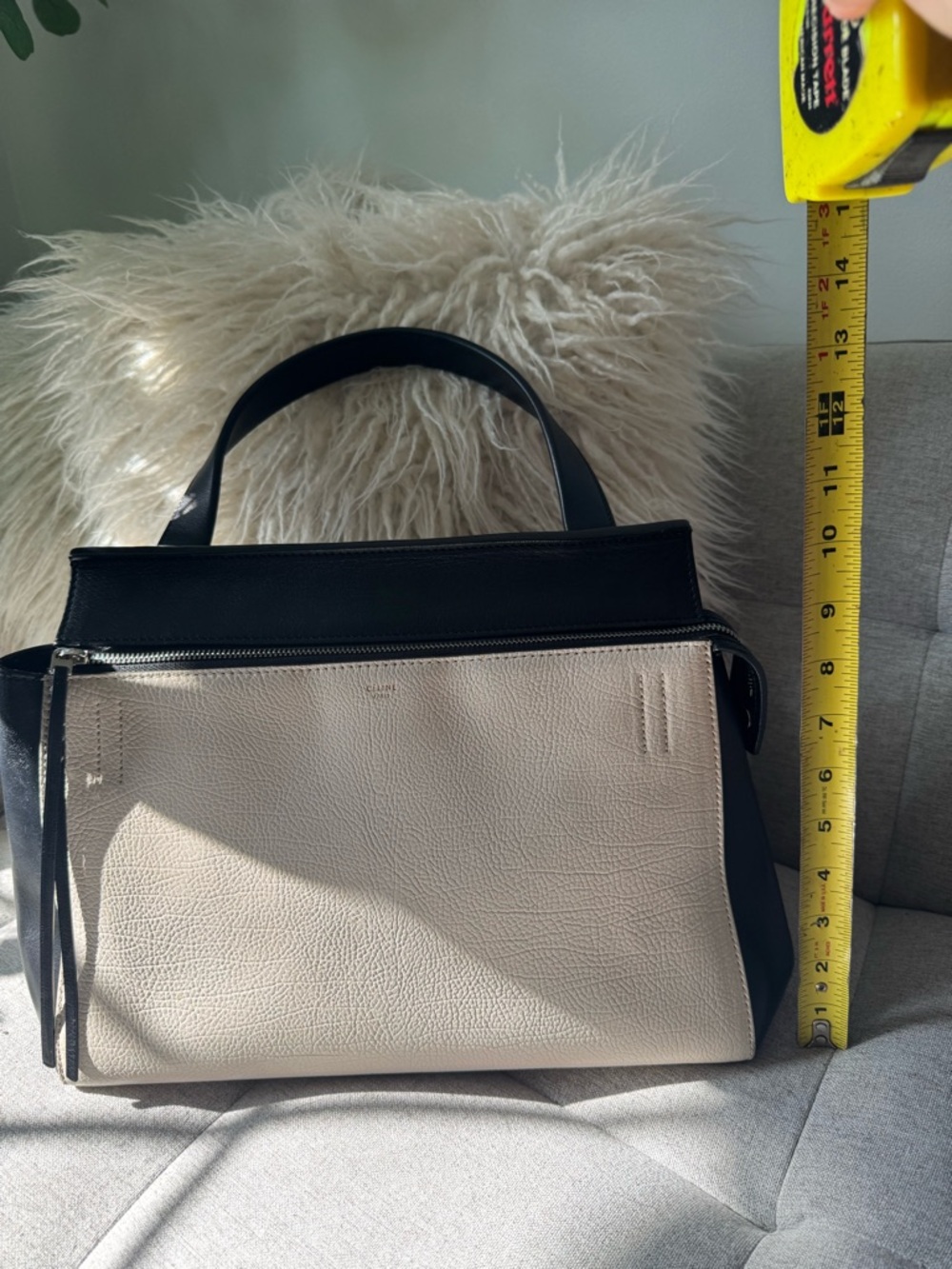 Celine Edge, Phoebe Philo Era logo. 🩷Black and Cream-fits 12x9 laptop!
(Large) - Picture 16 of 17